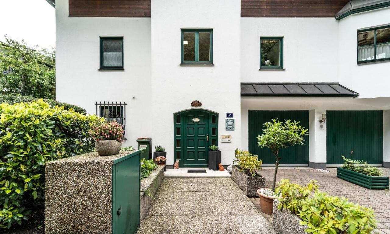 Appartamento Haus Marianne Hof bei Salzburg Esterno foto